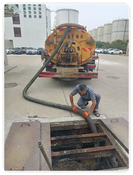 麻栗坡隔油池清掏