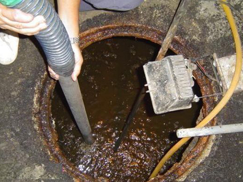 麻栗坡隔油池清理