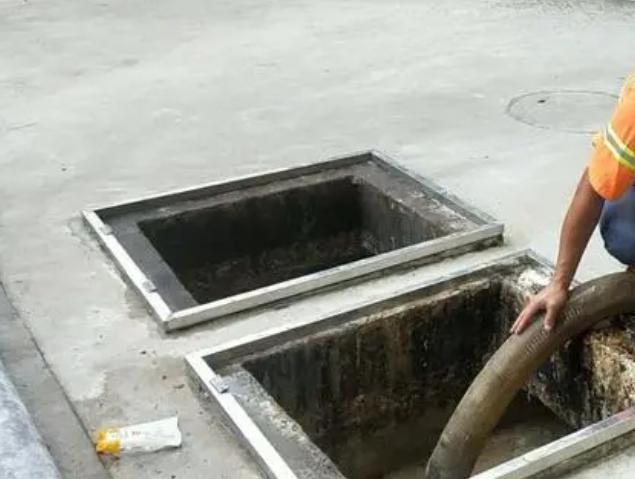 麻栗坡化粪池清理